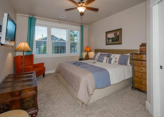 Holland Retreat - * Flagstaff